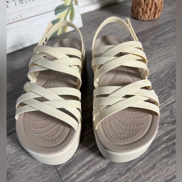 CROCS Lite Ride Brooklyn Foam Platform Wedge Strappy Sandal in Bone. Size 7 NWOT - Picture 5 of 11